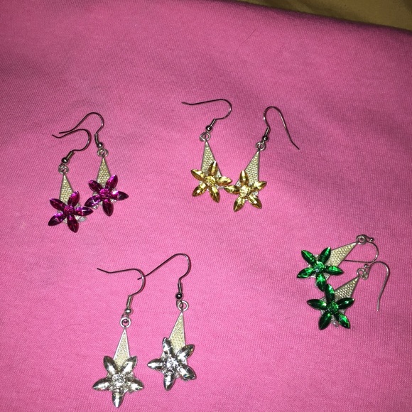 White crystal dangle earrings NWT - Picture 4 of 5